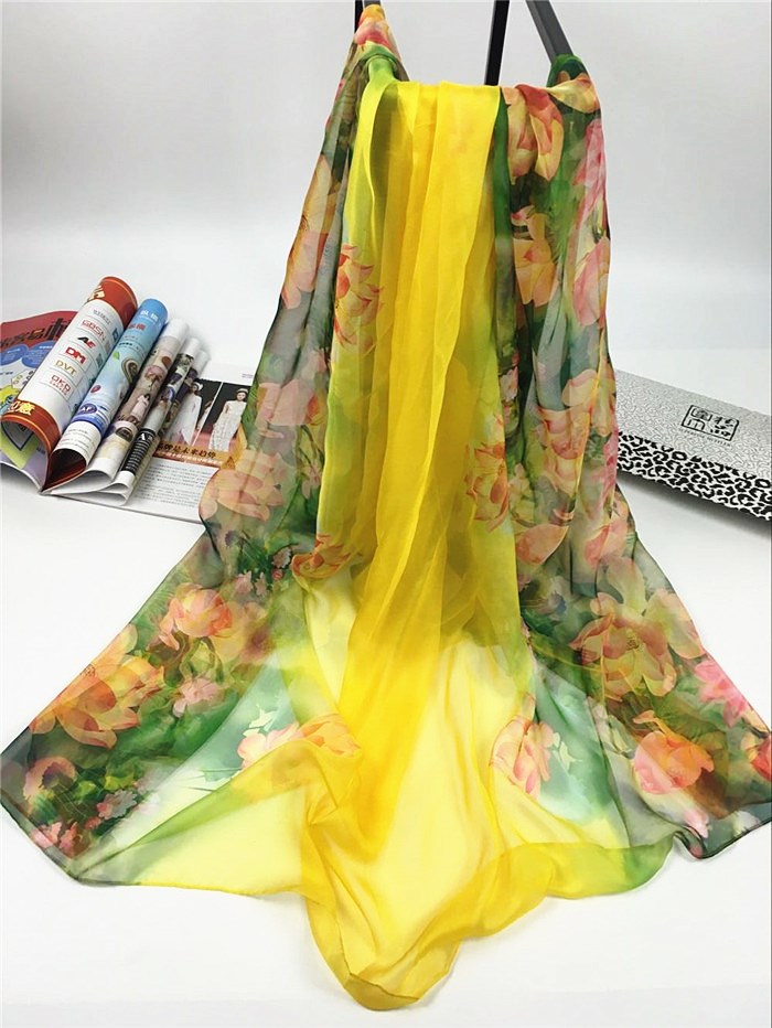 新款出水芙蓉系列超大尺寸女士仿真丝围巾黄色